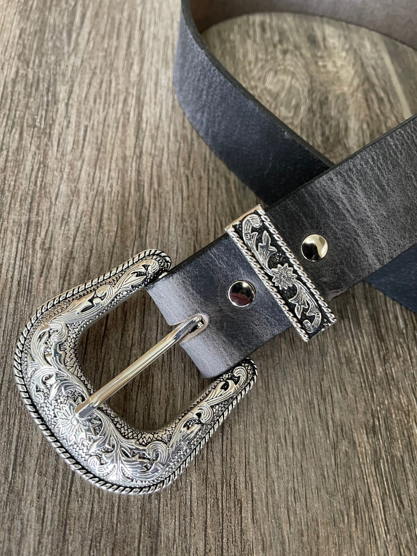 Leather Belt with Antique Silver Western Floral Buckle Set (1.5-inch width)