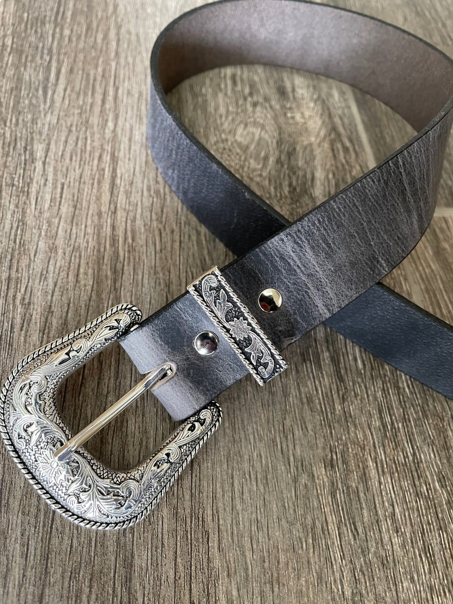Leather Belt with Antique Silver Western Floral Buckle Set (1.5-inch width)