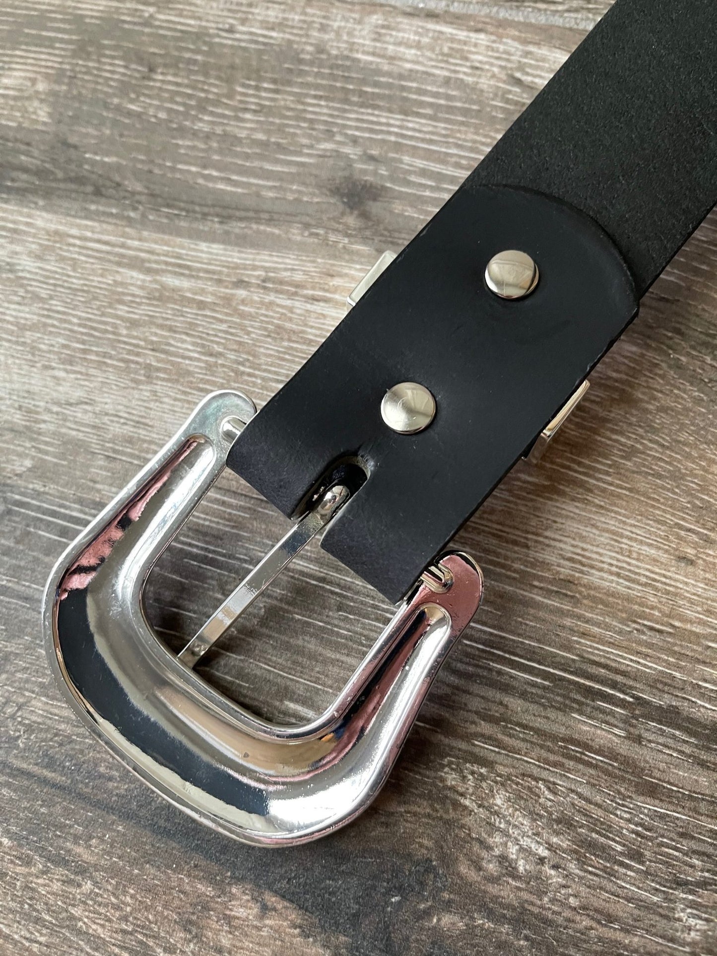 Leather Belt with Antique Silver Western Floral Buckle Set (1.5-inch width)